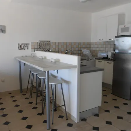 Poggio-mezzana Apartment *